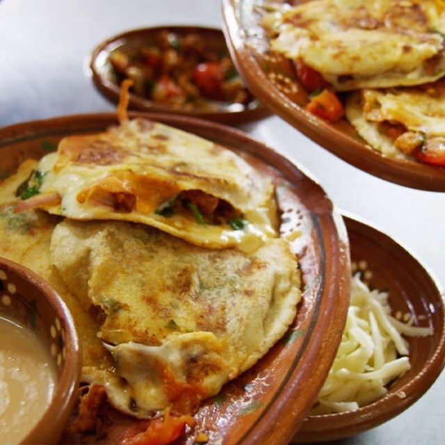 Gorditas rellenas du chef Doña Esthela Gorditas rellenas du chef Doña Esthela